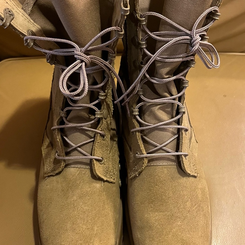 Hot Weather Army Combat Boot.  Coyote desert tan Military boot.